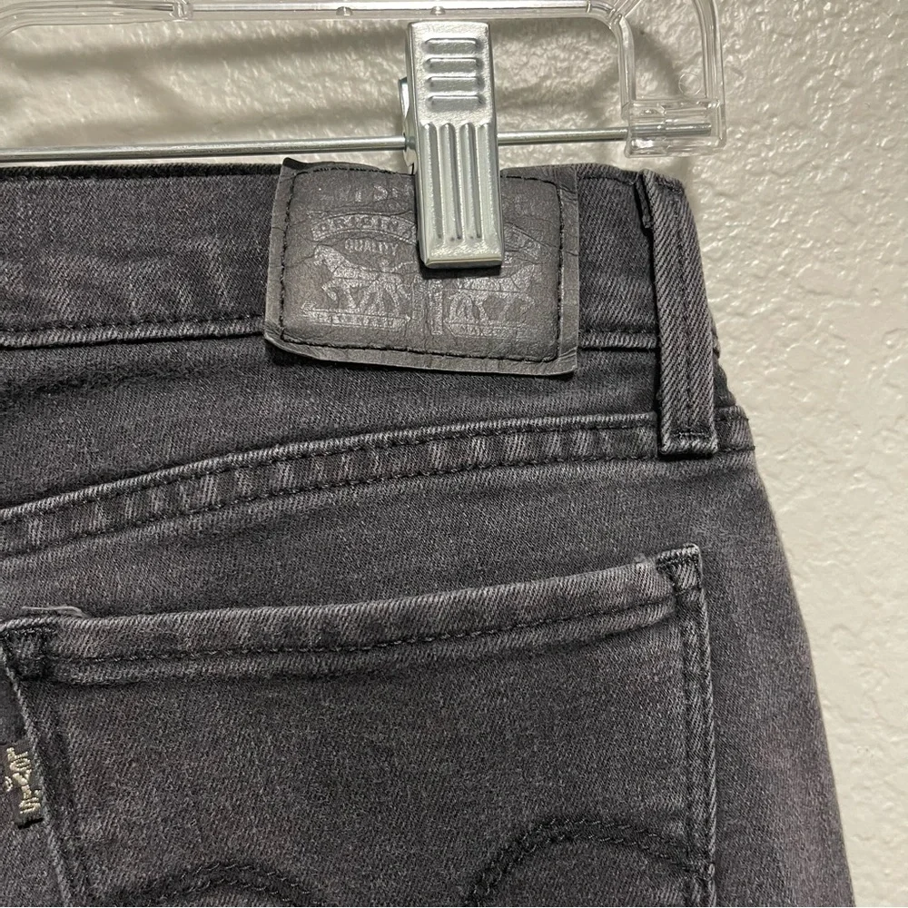 Levi's 720 Mid Rise Super Skinny Jeans in Black Size 28